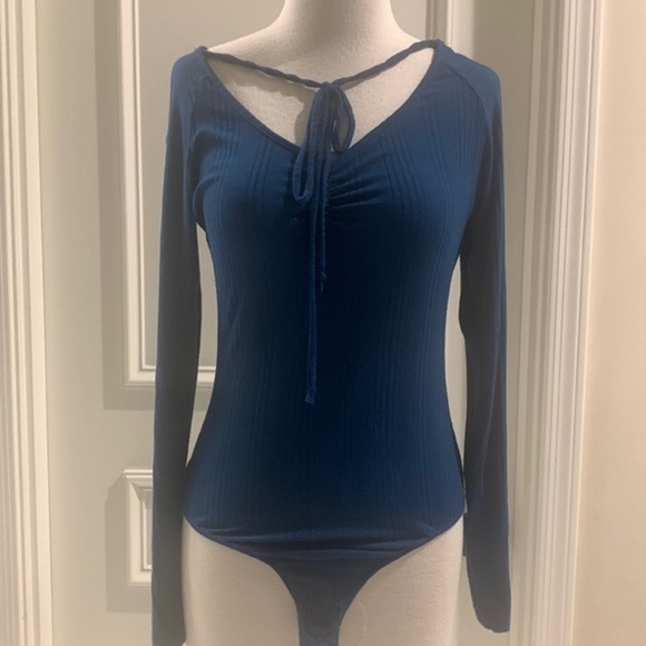 Teal tie front v-neck bodysuit - Picture 1 of 3